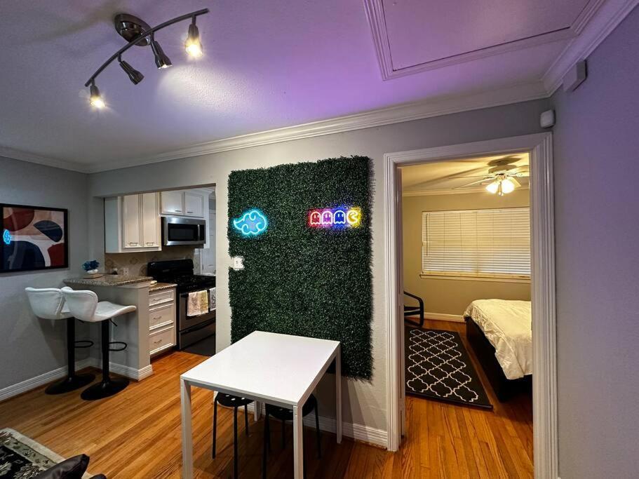 ヒューストンTownhouse Near Midtownアパートメント エクステリア 写真